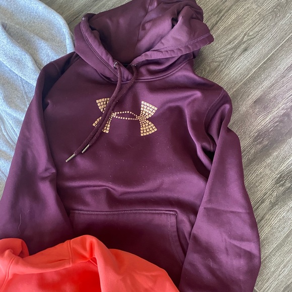 LOT of UA Hoodies - Picture 4 of 6